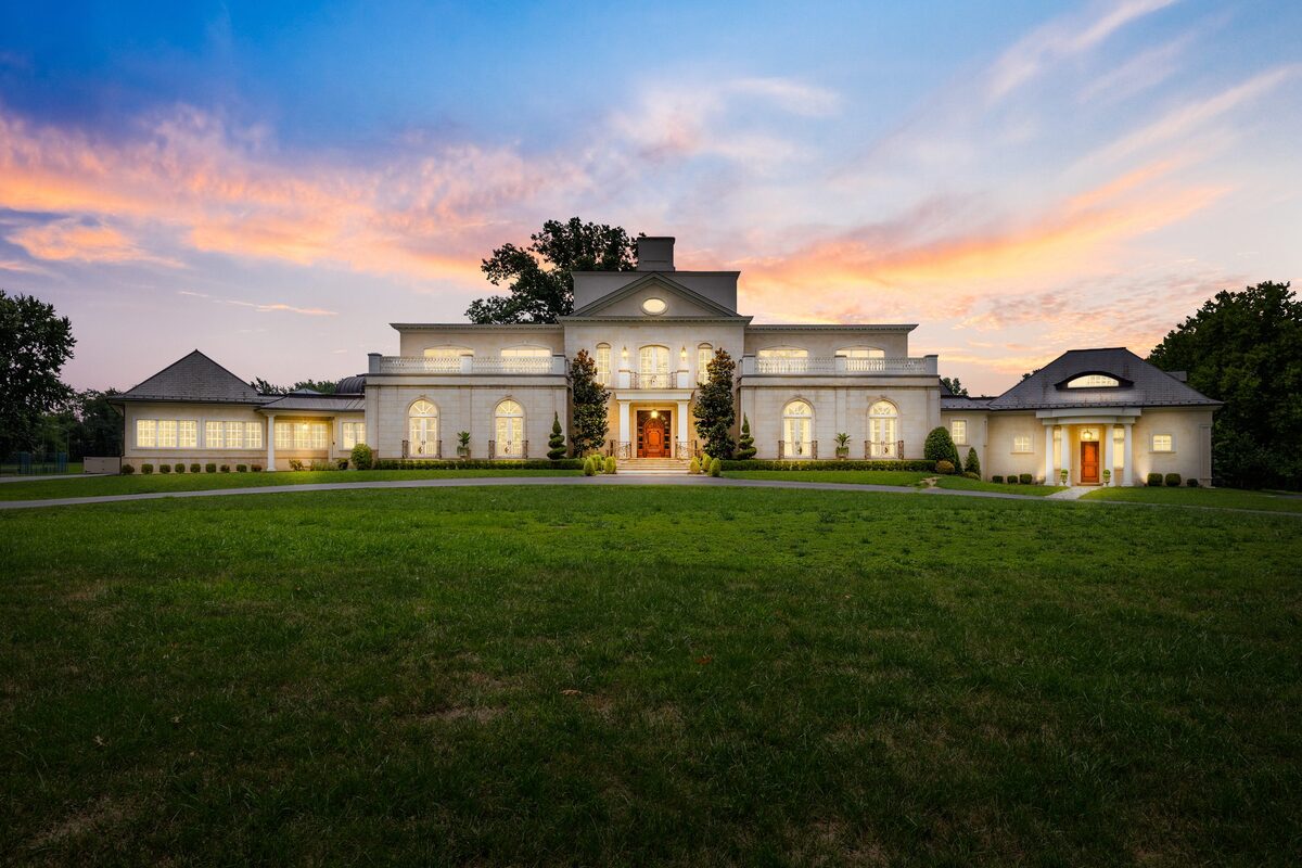 New Jersey estate on 15+ acres featured by Jersey Digs, designed by Susanne Morgan Interiors